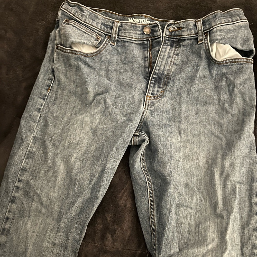 Wrangler Men's Light Blue Relaxed Jeans